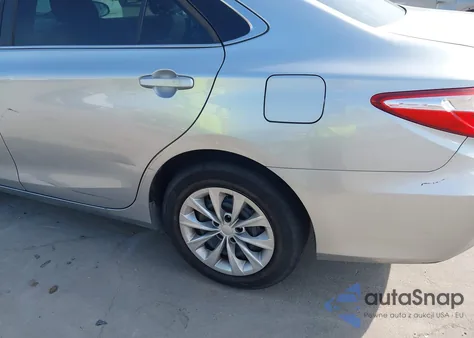 2016 Toyota Camry Le z USA, uszkodzony, nr VIN 4T4BF1FK0GR575127